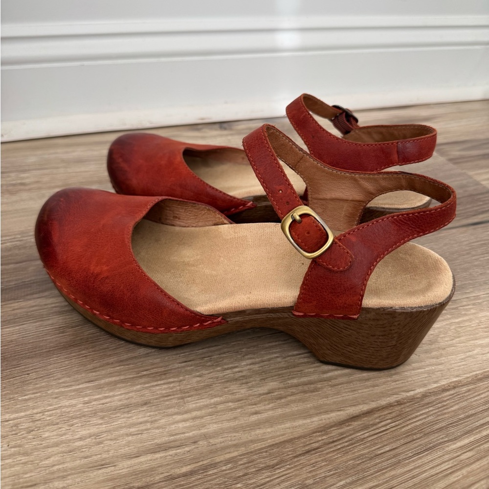 Dansko Sam Leather Burnished Red Mary Jane Clogs EU 41/ US 10